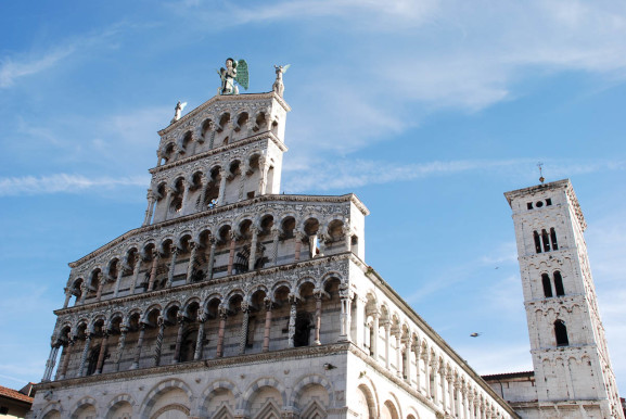lucca-italy-church-2