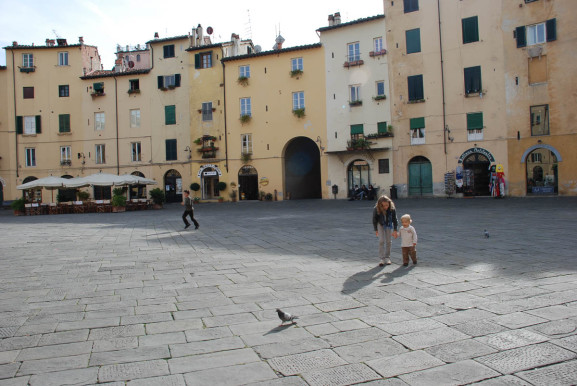 Piazza dell'Anfiteatro Lucca Italy