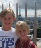 kids-eiffel-tower-paris