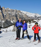 family-ski-trip-dolomites