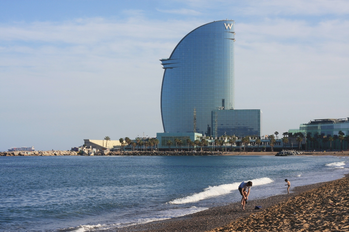 Barcelona Beach Guide: The Best Spots for Families