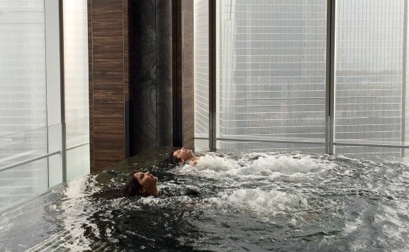 our-seasons-shanghai-pudong-jacuzzi