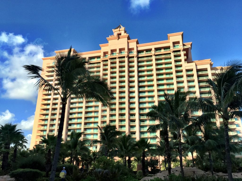 atlantis-bahamas-reef-exterior