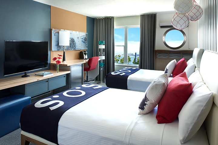 hotel-zephyr-guestroom