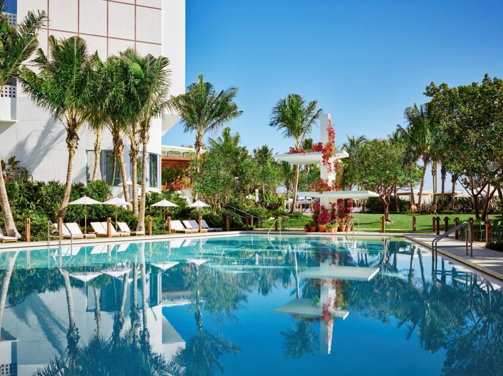 the-miami-edition-swimming-pool