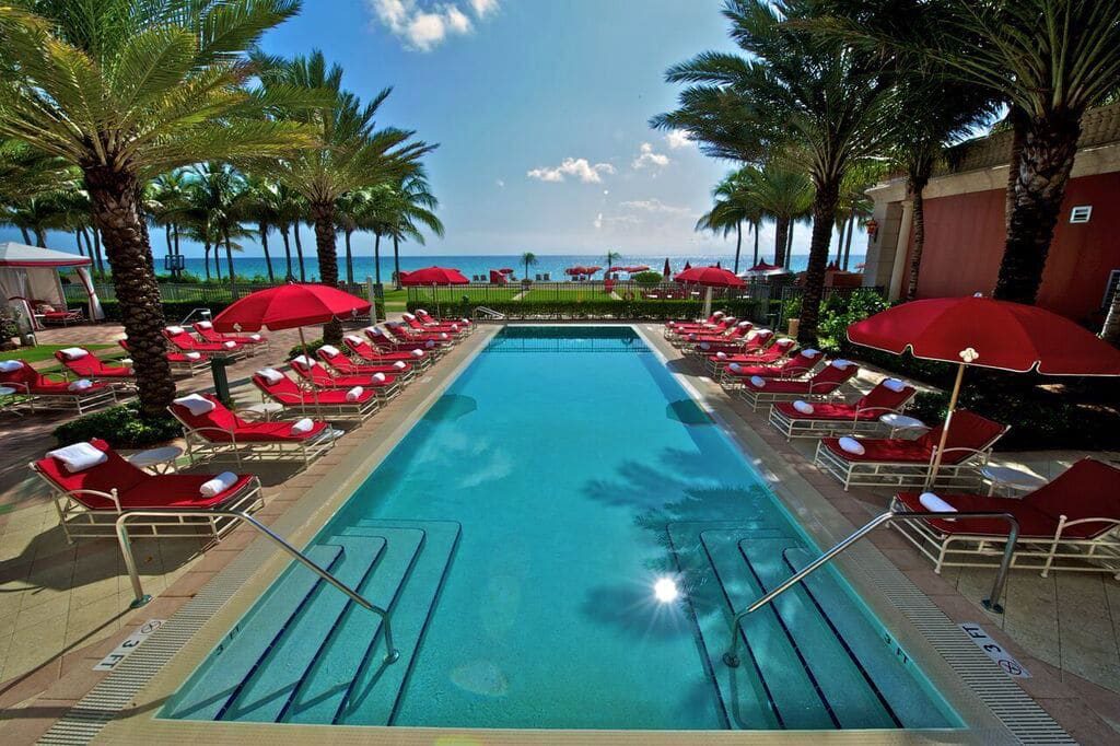 acqualina-swimming-pool