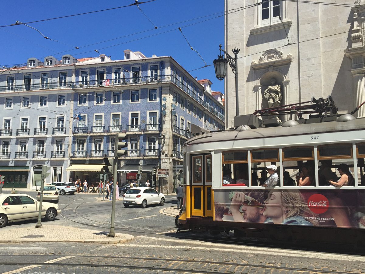 things-to-do-in-lisbon-tram