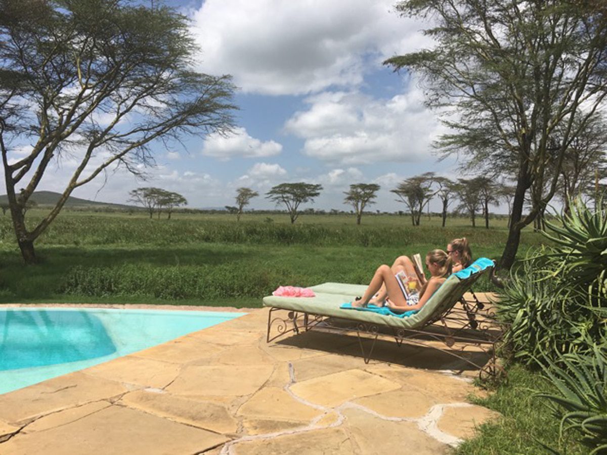 africa-safari-with-kids-pool