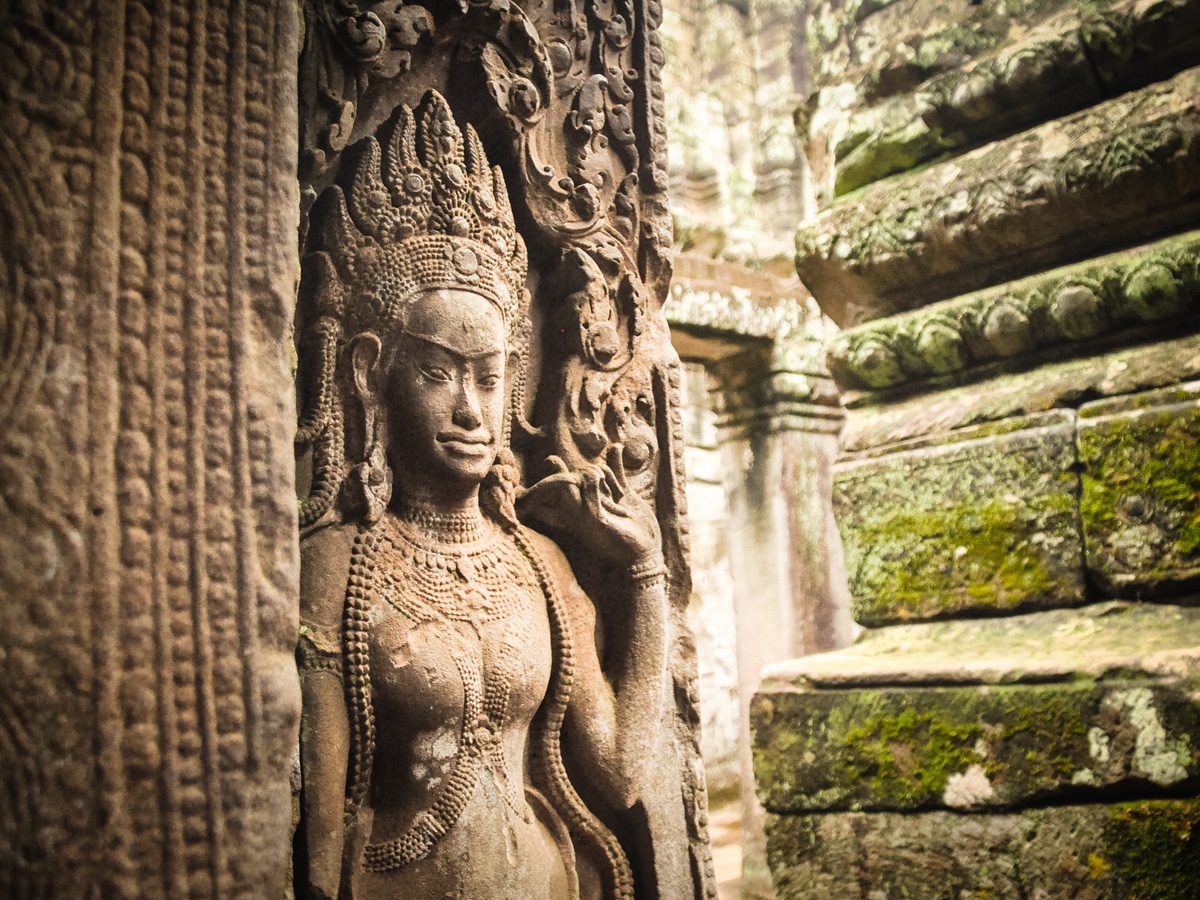 angkor-cambodia-goddess.jpg