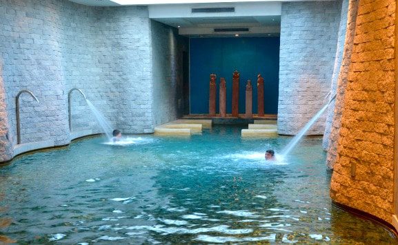 banyan-tree-hangzhou-swimming-pool