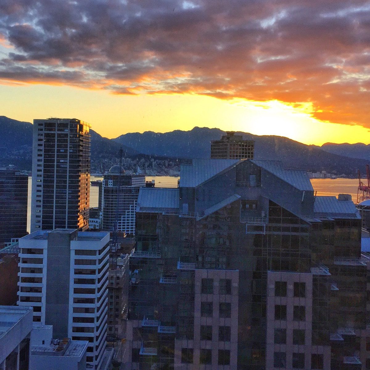 four-seasons-vancouver-morning-sunset