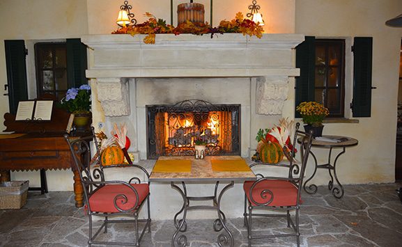 kenwood-inn-fireplace-dining