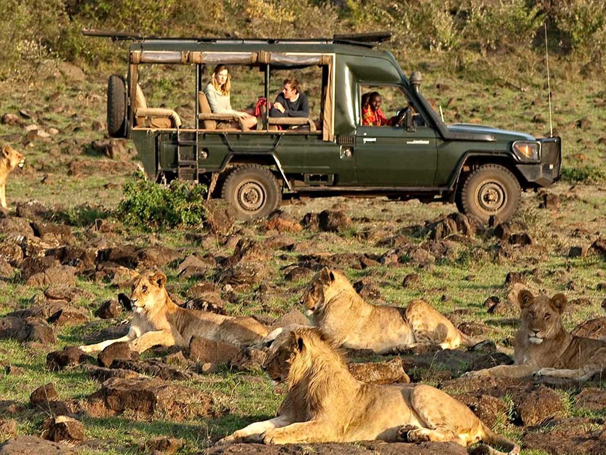 rothschild-safaris-jeep