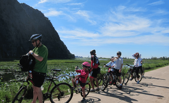 vietnam-with-kids-family-bike-ride