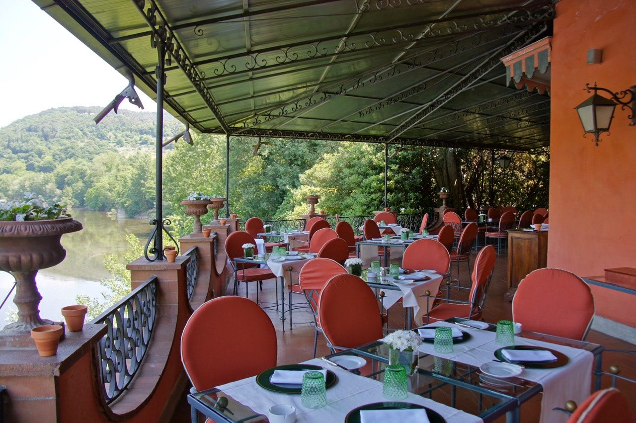 villa-la-massa-restaurant-terrace