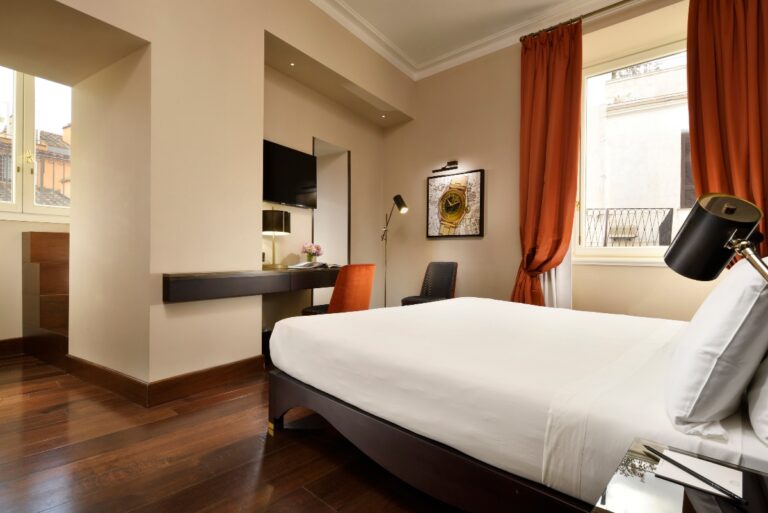 Timeless Italian Authenticity at Hotel L’Orologio Roma