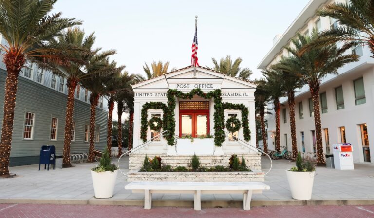 The Best Towns in the U.S. for Christmas Magic