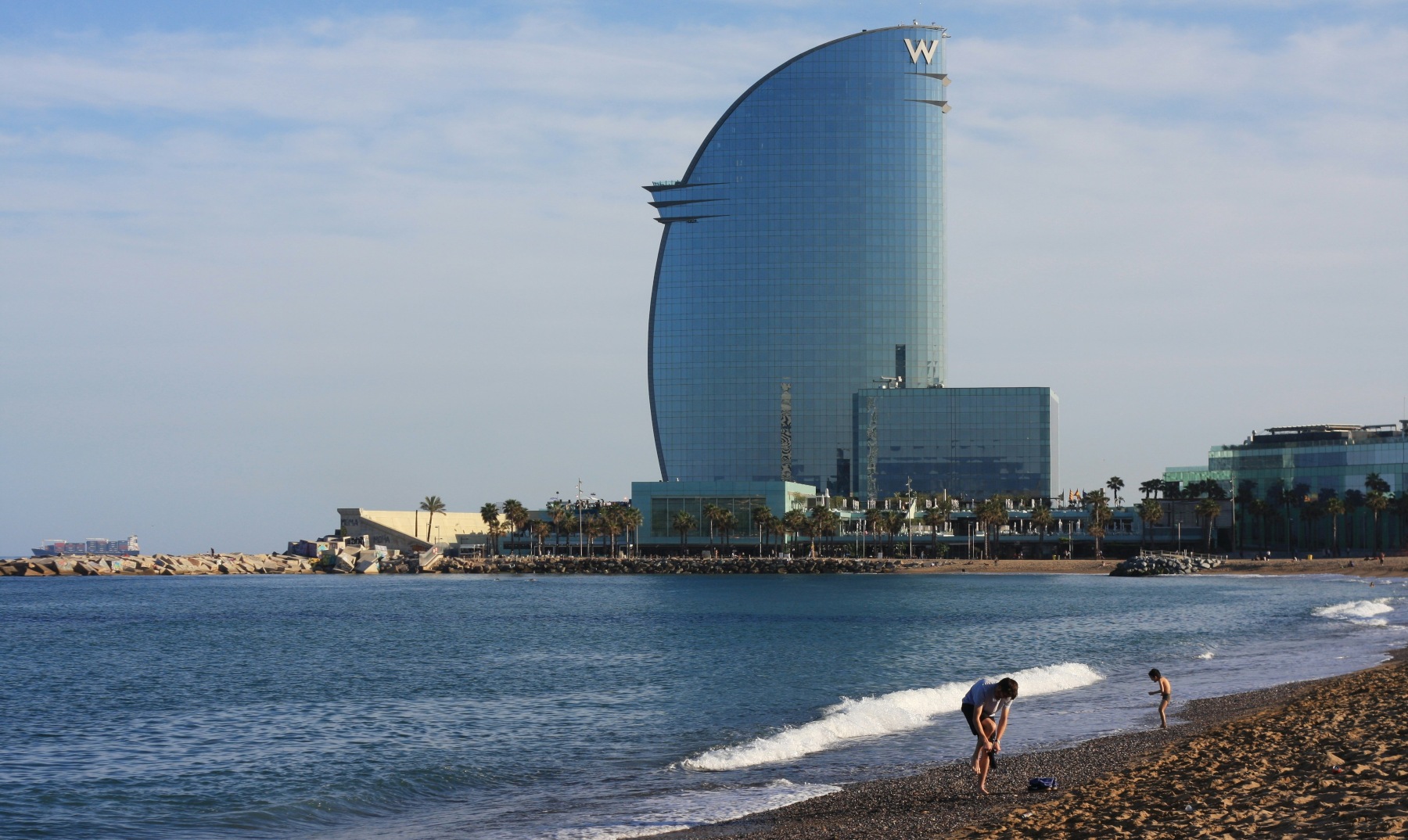 Barcelona Beach Guide: The Best Spots for Families